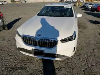 2024 BMW 5 Series 530i with VIN WBA43FJ0XRCS05943, listed as a Copart auction lot 87277084 with 4,924 mi miles and Salvage Title. Bid and sale history available at carsss.com. Image 11.