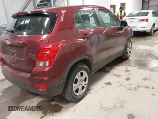 2017 Chevrolet Trax LS with VIN 3GNCJKSB9HL174725, listed as a IAAI auction lot 41589963 with 85,304 mi miles. Bid and sale history available at carsss.com. Image 4.