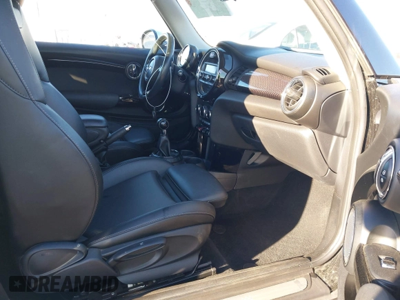 2014 MINI Hardtop S z VIN WMWXM7C59ET970371, wystawiony jako IAAI lot #41643992 z przebiegiem 123 813 mil mil oraz . Historia ofert i sprzedaży dostępna na DreamBid. Obrazek 5.