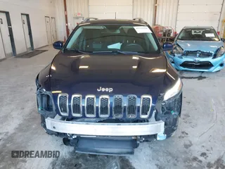 2014 Jeep Cherokee Latitude z VIN 1C4PJMCS2EW219949, wystawiony jako IAAI lot #42221418 z przebiegiem 74 961 mil mil oraz . Historia ofert i sprzedaży dostępna na DreamBid. Obrazek 6.