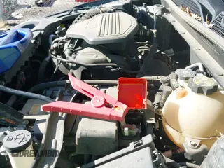 2020 Chevrolet Blazer LT z VIN 3GNKBHRS0LS659397, wystawiony jako IAAI lot #40788967 z przebiegiem 62 469 mil mil oraz . Historia ofert i sprzedaży dostępna na DreamBid. Obrazek 19.