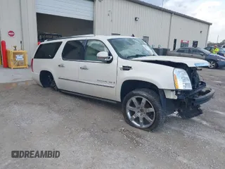 2008 Cadillac Escalade ESV with VIN 1GYFK66848R263677, listed as a IAAI auction lot 41282778 with 89,336 mi miles. Bid and sale history available at carsss.com. Image 1.