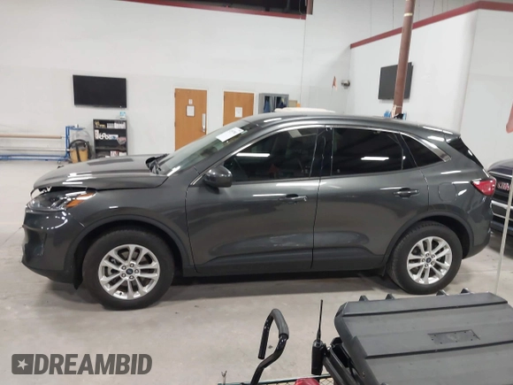 2020 Ford Escape SE with VIN 1FMCU0G65LUA54981, listed as a IAAI auction lot 41997901 with 83,475 mi miles and . Bid and sale history available at carsss.com. Image 14.