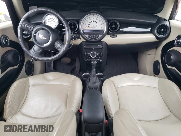 2013 MINI Hardtop with VIN WMWSU3C5XDT544531, listed as a Copart auction lot 65723535 with 71,872 mi miles and Clean title. Bid and sale history available at DreamBid. Image 8.