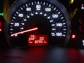 2014 Kia Sorento LX z VIN 5XYKTDA78EG550308, wystawiony jako IAAI lot #42057106 z przebiegiem 82 951 mil mil oraz . Historia ofert i sprzedaży dostępna na DreamBid. Obrazek 16.