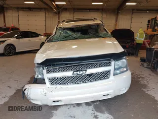 2009 Chevrolet Tahoe LTZ z VIN 1GNFK33049R213387, wystawiony jako IAAI lot #42011796 z przebiegiem Nie podano mil oraz . Historia ofert i sprzedaży dostępna na DreamBid. Obrazek 12.
