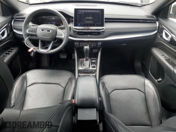 2023 Jeep Compass (RED) Edition z VIN 3C4NJDCNXPT543256, wystawiony jako Copart lot #57325345 z przebiegiem 21 195 mil mil oraz Szkoda całkowita • Salvage title. Historia ofert i sprzedaży dostępna na DreamBid. Obrazek 8.