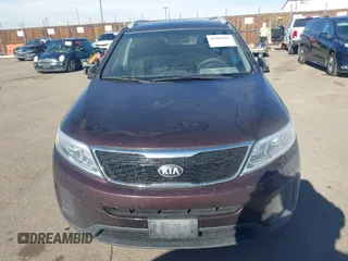 2015 Kia Sorento LX with VIN 5XYKTDA76FG602908, listed as a IAAI auction lot 41501885 with 181,047 mi miles. Bid and sale history available at carsss.com. Image 12.