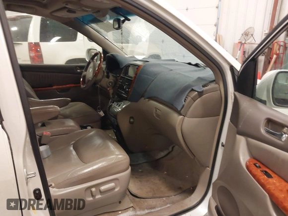 2008 Toyota Sienna XLE with VIN 5TDZK22C48S194030, listed as a IAAI auction lot 41633336 with 306,800 mi miles. Bid and sale history available at carsss.com. Image 5.