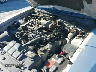 2000 Ford Mustang GT z VIN 1FAFP45X8YF293955, wystawiony jako IAAI lot #43425563 z przebiegiem 150 568 mil mil oraz . Historia ofert i sprzedaży dostępna na DreamBid. Obrazek 13.