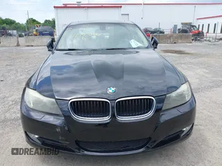 2011 BMW 3 Series 328i xDrive z VIN WBAPK7C56BA972088, wystawiony jako IAAI lot #42123166 z przebiegiem Nie podano mil oraz . Historia ofert i sprzedaży dostępna na DreamBid. Obrazek 6.