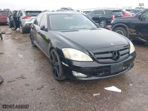 2007 Mercedes-Benz S-Class 5.5L V8 with VIN WDDNG71X67A045055, listed as a IAAI auction lot 41563313 with 140,068 mi miles. Bid and sale history available at carsss.com. Image 1.