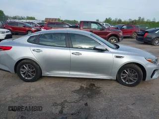 2020 Kia Optima LX z VIN 5XXGT4L38LG444734, wystawiony jako IAAI lot #42220277 z przebiegiem 56 105 mil mil oraz . Historia ofert i sprzedaży dostępna na DreamBid. Obrazek 12.