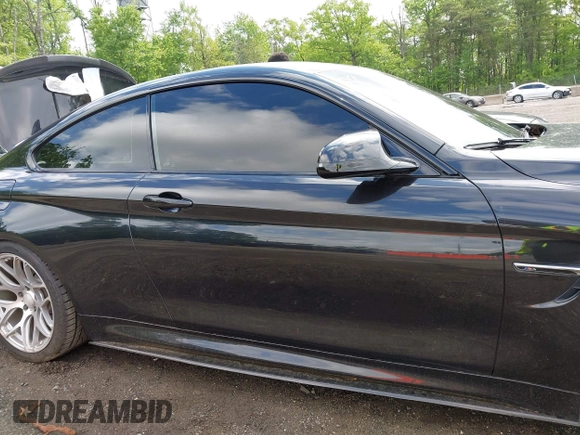 2016 BMW M4 z VIN WBS3R9C50GK337094, wystawiony jako IAAI lot #42167108 z przebiegiem 70 085 mil mil oraz . Historia ofert i sprzedaży dostępna na DreamBid. Obrazek 14.