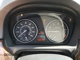 2008 BMW 3 Series 328xi z VIN WBAVC73568KX90320, wystawiony jako Copart lot #53806035 z przebiegiem 102 438 mil mil oraz Szkoda całkowita • Salvage title. Historia ofert i sprzedaży dostępna na DreamBid. Obrazek 9.