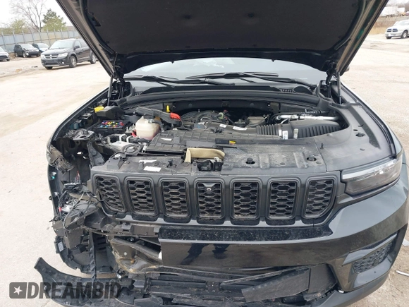 2024 Jeep Grand Cherokee Limited z VIN 1C4RJHBG6RC697148, wystawiony jako IAAI lot #41902772 z przebiegiem 8 082 mil mil oraz . Historia ofert i sprzedaży dostępna na DreamBid. Obrazek 10.