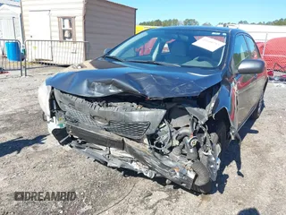 2010 Toyota Corolla z VIN 1NXBU4EE9AZ382057, wystawiony jako IAAI lot #41600793 z przebiegiem 132 540 mil mil oraz . Historia ofert i sprzedaży dostępna na DreamBid. Obrazek 6.