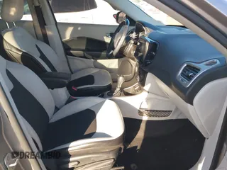 2019 Jeep Compass Altitude with VIN 3C4NJCBB0KT743606, listed as a IAAI auction lot 41468490 with 57,787 mi miles and . Bid and sale history available at DreamBid. Image 5.