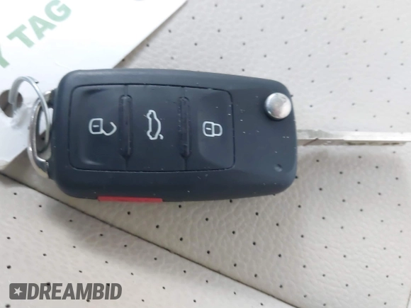 2012 Volkswagen Jetta TDI w/Sunroof & Nav z VIN 3VWPL7AJ7CM698031, wystawiony jako IAAI lot #41077477 z przebiegiem 126 351 mil mil oraz . Historia ofert i sprzedaży dostępna na DreamBid. Obrazek 11.
