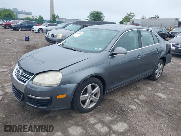 2009 Volkswagen Jetta SE with VIN 3VWRZ71K99M121820, listed as a IAAI auction lot 42458066 with 177,287 mi miles and . Bid and sale history available at DreamBid. Image 2.