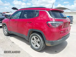 2024 Jeep Compass Latitude с VIN 3C4NJDBN4RT604668, выставлен на аукционе IAAI как лот 42708921 с пробегом 40 072 миль миль и . История ставок и продаж доступна на DreamBid. Изображение 3.