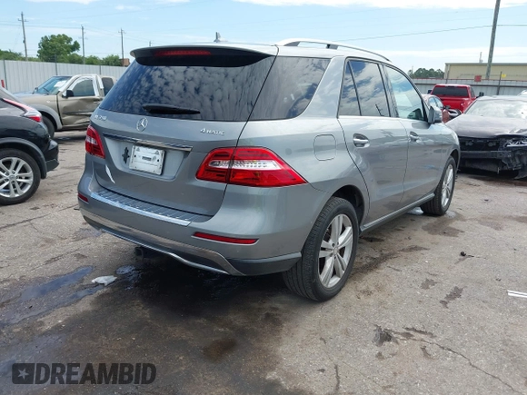 2013 Mercedes-Benz M 350 with VIN 4JGDA5HB9DA242959, listed as a IAAI auction lot 42447266 with 90,782 mi miles and . Bid and sale history available at DreamBid. Image 4.