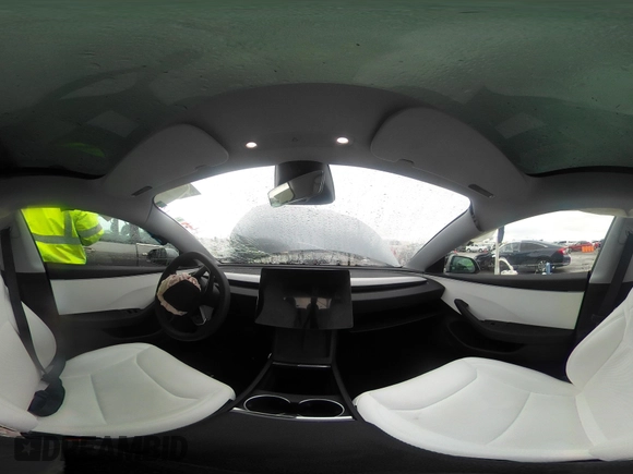 2025 Tesla Model 3 Long Range with VIN 5YJ3E1EA2SF885408, listed as a IAAI auction lot 41778498 with 1,566 mi miles and . Bid and sale history available at DreamBid. Image 24.