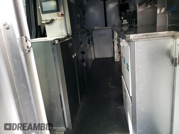 2021 Mercedes-Benz Sprinter with VIN W1W9ED3Y5MT069700, listed as a Copart auction lot 53903444 with 20,939 mi miles and Clean Title. Bid and sale history available at DreamBid. Image 6.