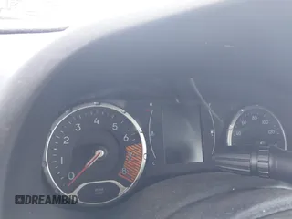 2020 Jeep Renegade Latitude с VIN ZACNJBBB6LPL13871, выставлен на аукционе IAAI как лот 42319405 с пробегом Не указан миль и . История ставок и продаж доступна на DreamBid. Изображение 14.