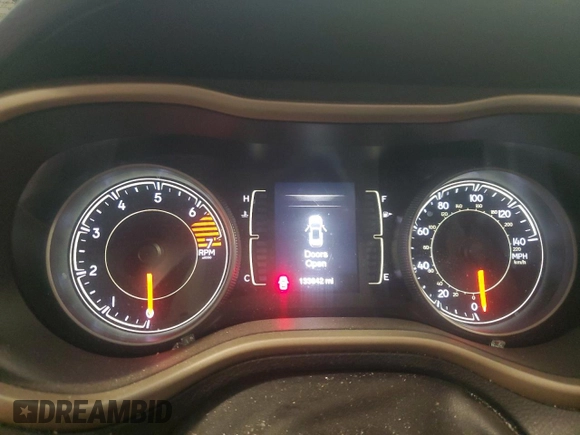 2018 Jeep Cherokee Latitude z VIN 1C4PJMCB3JD534507, wystawiony jako Copart lot #60502365 z przebiegiem 133 642 mil mil oraz Szkoda całkowita • Salvage title. Historia ofert i sprzedaży dostępna na DreamBid. Obrazek 9.