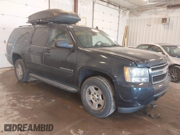 2008 Chevrolet Suburban 3LT z VIN 1GNFK16328J211810, wystawiony jako IAAI lot #42379897 z przebiegiem 191 730 mil mil oraz . Historia ofert i sprzedaży dostępna na DreamBid. Obrazek 1.