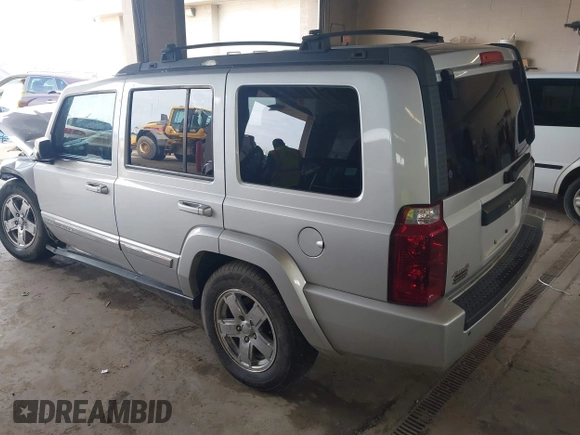 2010 Jeep Commander Sport z VIN 1J4RG4GK0AC105228, wystawiony jako IAAI lot #42558376 z przebiegiem Nie podano mil oraz . Historia ofert i sprzedaży dostępna na DreamBid. Obrazek 3.