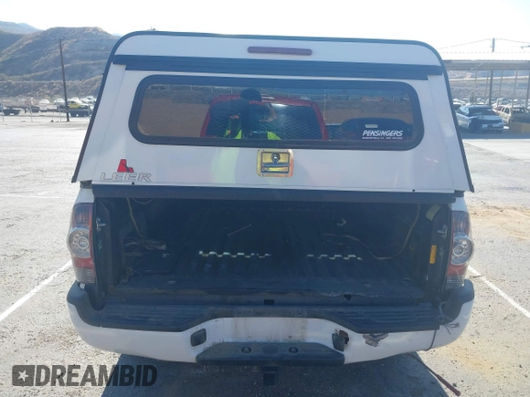 2014 Toyota Tacoma PreRunner with VIN 3TMJU4GN7EM158440, listed as a IAAI auction lot 41353276 with 1 mi miles. Bid and sale history available at carsss.com. Image 16.