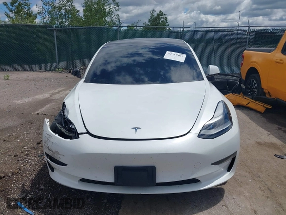 2021 Tesla Model 3 Standard Range Plus z VIN 5YJ3E1EA3MF060027, wystawiony jako IAAI lot #42319107 z przebiegiem 44 339 mil mil oraz . Historia ofert i sprzedaży dostępna na DreamBid. Obrazek 11.