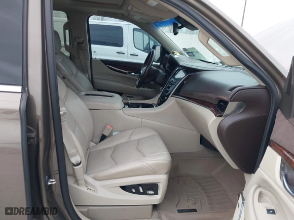 2015 Cadillac Escalade Luxury with VIN 1GYS3MKJ9FR725818, listed as a IAAI auction lot 41596731 with 224,246 mi miles. Bid and sale history available at carsss.com. Image 5.