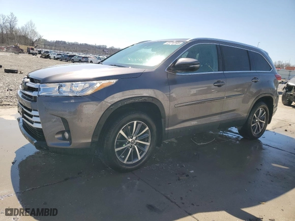 2019 Toyota Highlander SE with VIN 5TDJZRFH6KS925510, listed as a Copart auction lot 48819195 with 96,677 mi miles and Salvage Title. Bid and sale history available at carsss.com. Image 1.