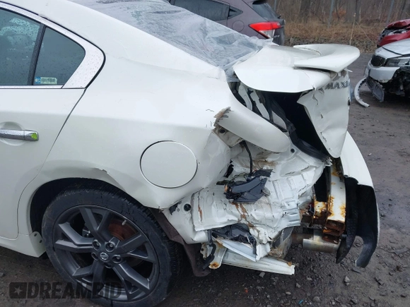 2014 Nissan Maxima S with VIN 1N4AA5AP4EC484583, listed as a IAAI auction lot 41972065 with 173,332 mi miles and . Bid and sale history available at DreamBid. Image 6.