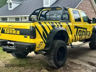 2006 Ford F-350 XL z VIN 1FTWW31P56EC45345, wystawiony jako Copart lot #52298495 z przebiegiem 69 876 mil mil oraz Czysty tytuł • Clean title. Historia ofert i sprzedaży dostępna na DreamBid. Obrazek 3.
