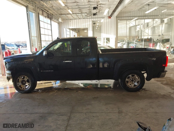 2010 Chevrolet Silverado 1500 LT with VIN 1GCSKSE31AZ155171, listed as a IAAI auction lot 41619404 with 209,422 mi miles. Bid and sale history available at carsss.com. Image 14.