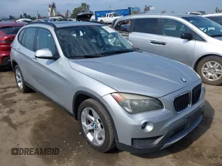 2014 BMW X1 sDrive28i z VIN WBAVM1C57EVW49194, wystawiony jako IAAI lot #42406755 z przebiegiem 166 674 mil mil oraz . Historia ofert i sprzedaży dostępna na DreamBid. Obrazek 1.