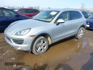 2011 Porsche Cayenne S Hybrid with VIN WP1AE2A20BLA91823, listed as a IAAI auction lot 41919847 with 190,623 mi miles. Bid and sale history available at carsss.com. Image 17.