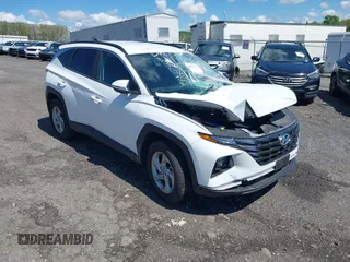 2022 Hyundai Tucson SEL with VIN 5NMJBCAE4NH124578, listed as a IAAI auction lot 41889731 with Not Provided miles. Bid and sale history available at carsss.com. Image 1.