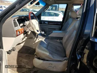 2004 Lincoln Navigator Luxury with VIN 5LMFU28R04LJ43928, listed as a Copart auction lot 45118385 with 283,834 mi miles and Salvage Title. Bid and sale history available at carsss.com. Image 7.