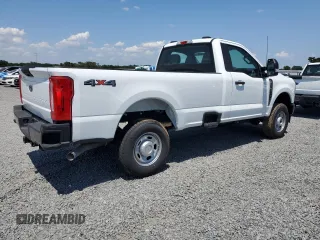 2024 Ford F-250 XL z VIN 1FTBF2BA0REC40741, wystawiony jako Copart lot #54823615 z przebiegiem Nie podano mil oraz Szkoda całkowita • Salvage title. Historia ofert i sprzedaży dostępna na DreamBid. Obrazek 3.