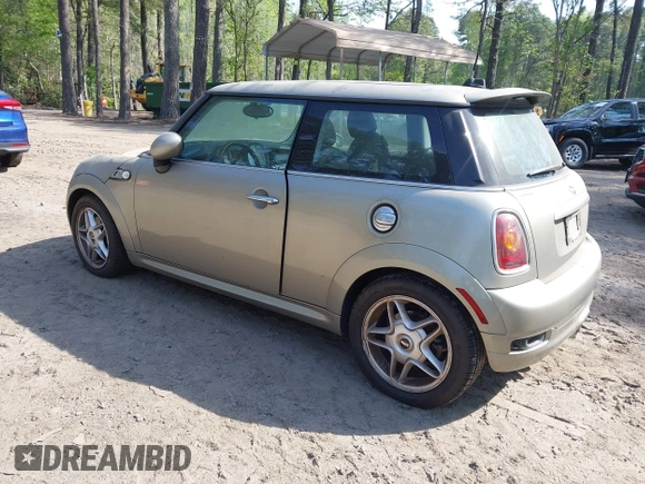 2010 MINI Hardtop S with VIN WMWMF7C58ATX45365, listed as a IAAI auction lot 42035404 with 26,393 mi miles and . Bid and sale history available at DreamBid. Image 3.