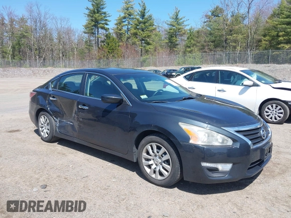 2015 Nissan Altima 2.5 S with VIN 1N4AL3AP3FN335392, listed as a IAAI auction lot 42102649 with 70,122 mi miles. Bid and sale history available at carsss.com. Image 1.