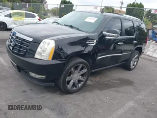2008 Cadillac Escalade z VIN 1GYFK63848R223426, wystawiony jako IAAI lot #41981521 z przebiegiem 136 773 mil mil oraz . Historia ofert i sprzedaży dostępna na DreamBid. Obrazek 17.