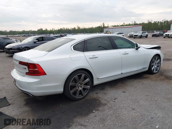2018 Volvo S90 Inscription with VIN LVY992ML3JP005482, listed as a IAAI auction lot 41966556 with 136,908 mi miles. Bid and sale history available at carsss.com. Image 4.