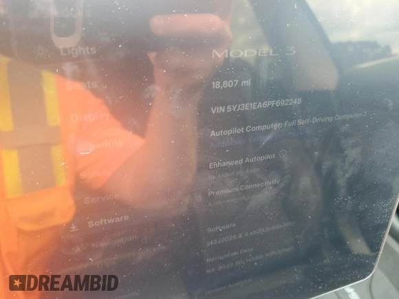 2023 Tesla Model 3 z VIN 5YJ3E1EA6PF692248, wystawiony jako Copart lot #58831805 z przebiegiem 18 607 mil mil oraz Szkoda całkowita • Salvage title. Historia ofert i sprzedaży dostępna na DreamBid. Obrazek 9.