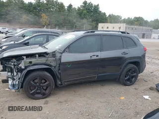 2017 Jeep Cherokee Limited с VIN 1C4PJLDS3HW644139, выставлен на аукционе IAAI как лот 40367704 с пробегом 72 484 миль миль и . История ставок и продаж доступна на DreamBid. Изображение 15.